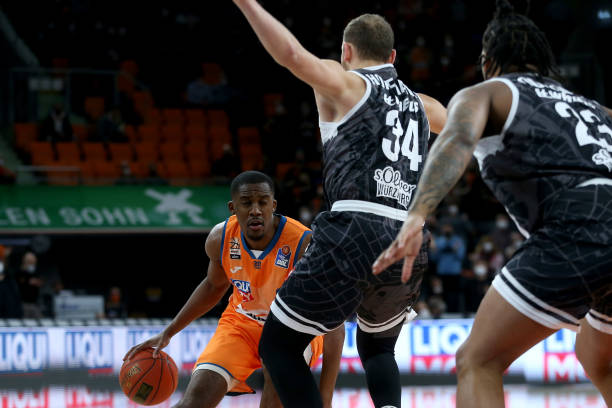 各方专家纷 各方专家纷