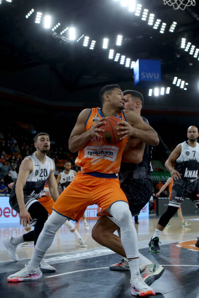 通过加强对 通过加强对